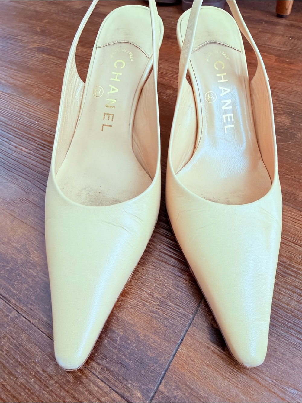 CHANEL Cream Pointed-Toe Slingback Heels - Picture 2 of 7